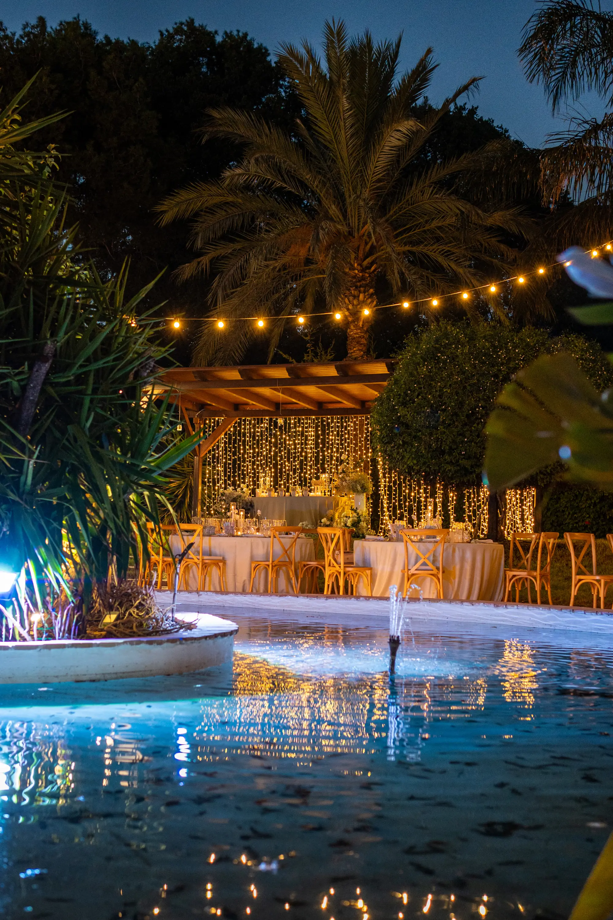 Cena de verano en el Jardín Olivar al atardecer